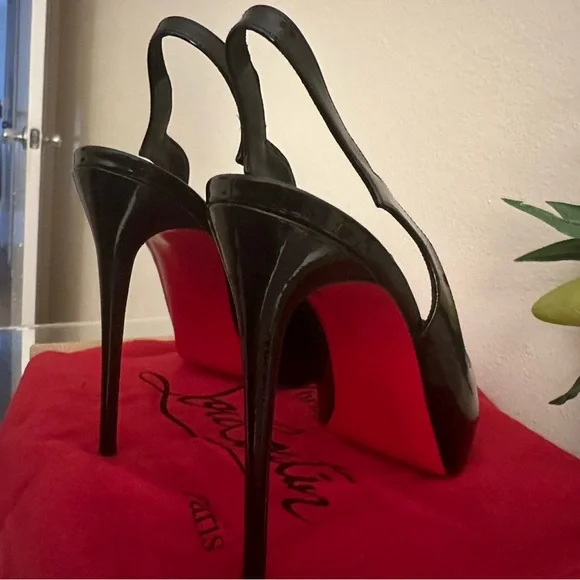 Christian Louboutin - Picture 10 of 10